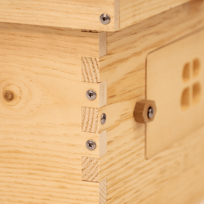 Deep Standard Langstroth for beekeeping with copper composite roof